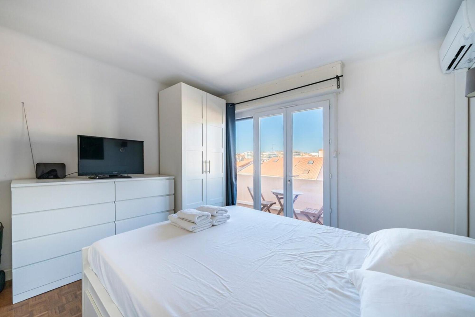 Wonderful 2 Bedroom With Sea View
