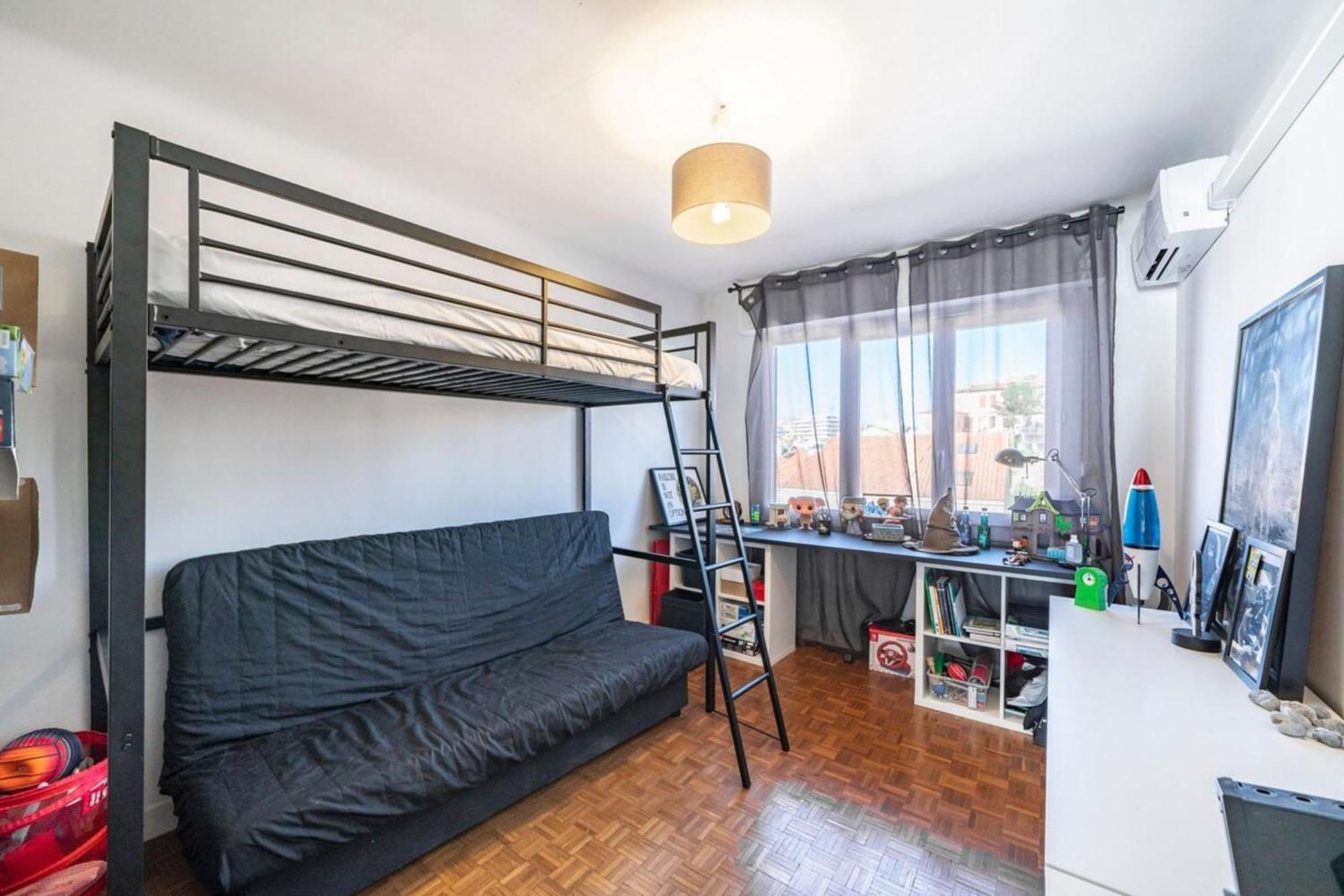 Apartment Wonderful 2 Bedroom With Sea View